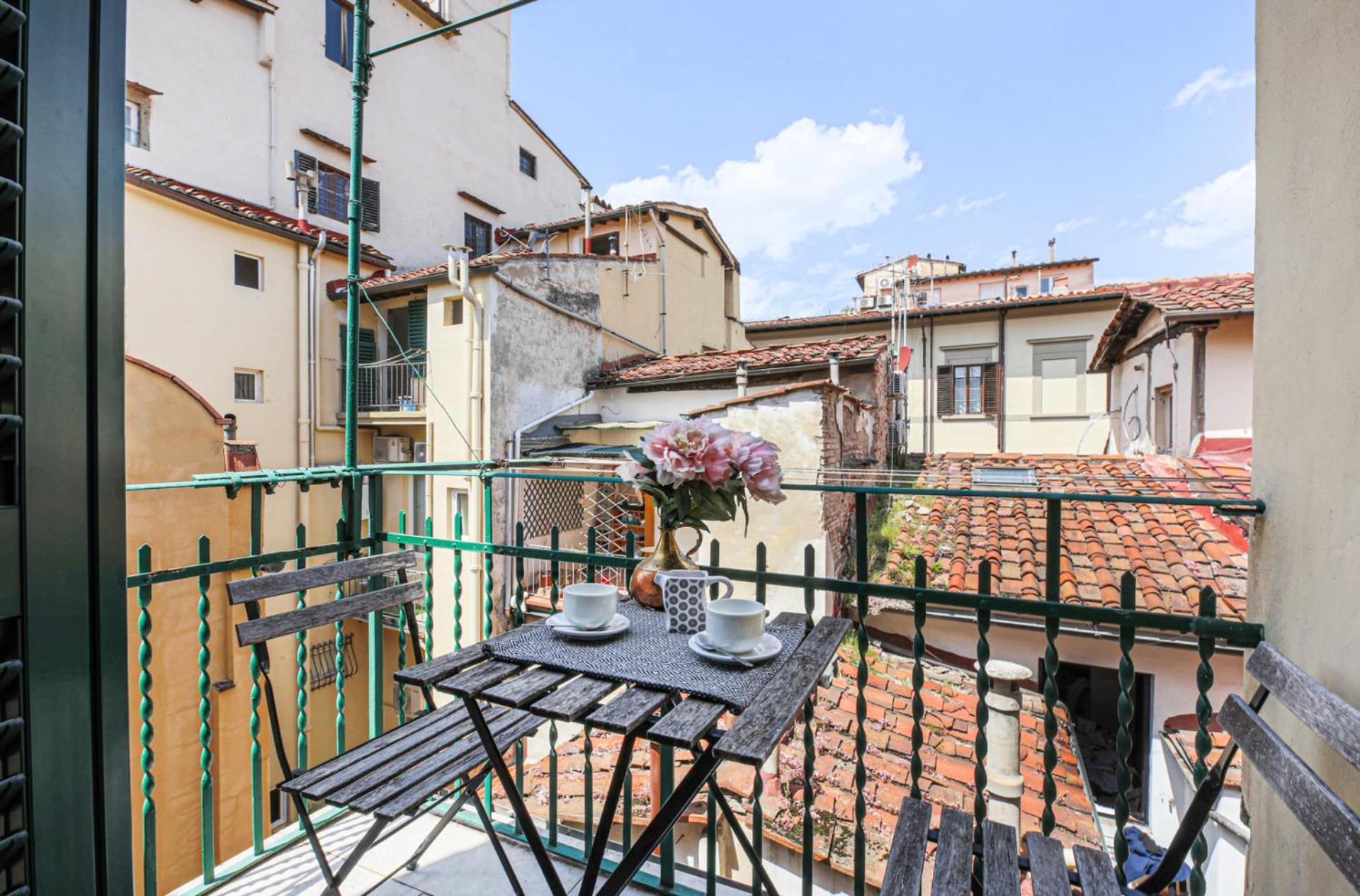 - Fiesolana's Flower With Balcony Apartment